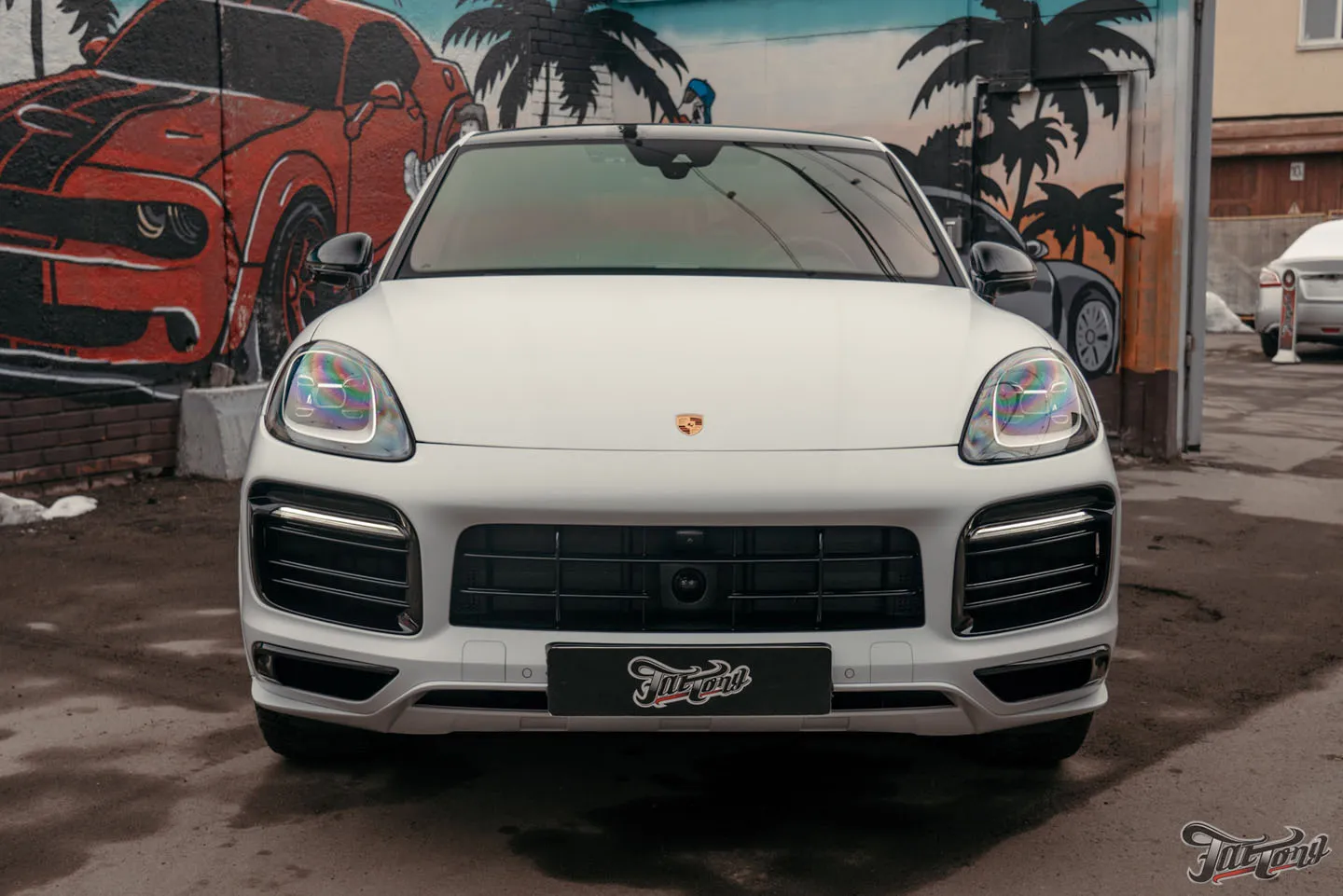 Оклеили Porsche Cayenne матовым полиуретаном и защитили глянец в салоне + керамика пленки и кожи